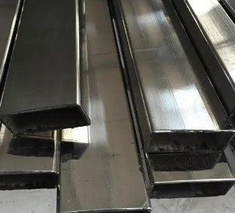 El hierro del tubo del cuadrado de la sección del hueco del ms ERW soldó con autógena el tubo de acero negro los 6m