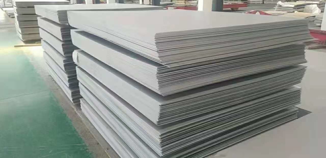 Lámina de acero inoxidable laminada en caliente 304 con gran stock y lista para envío inmediato